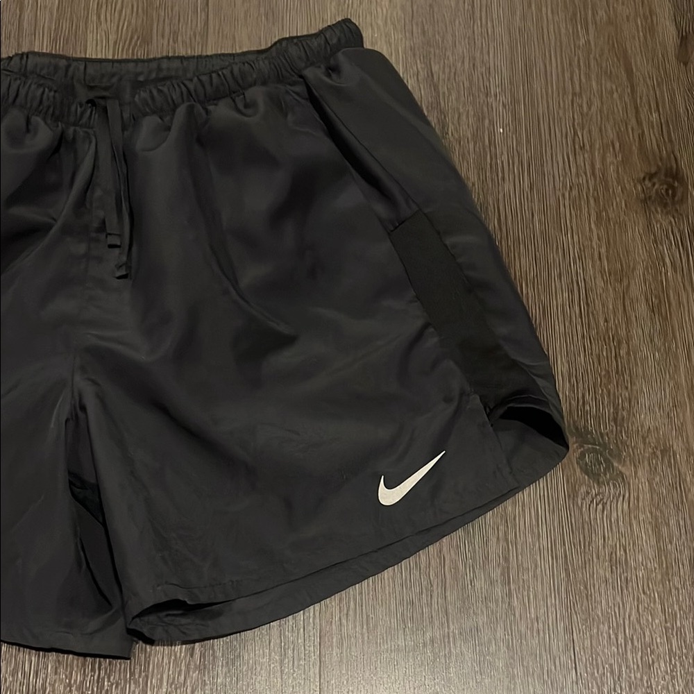 Nike Black Lined Athletic/Run Shorts Moisture-Wicking Lightweight - Men’s Medium - Picture 2 of 9